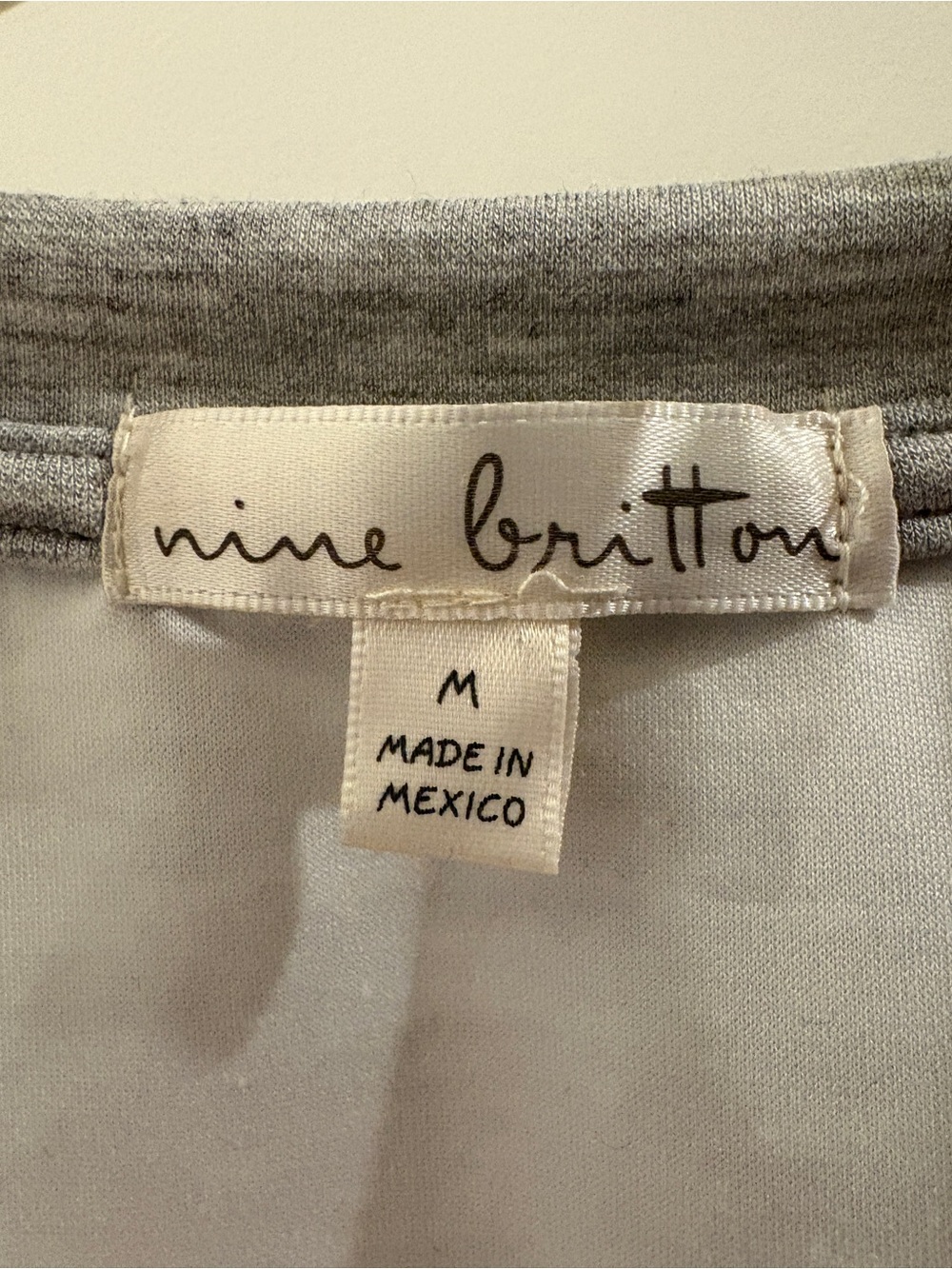 Women’s Grey Short-Sleeve Sweatshirt Top - Picture 2 of 3